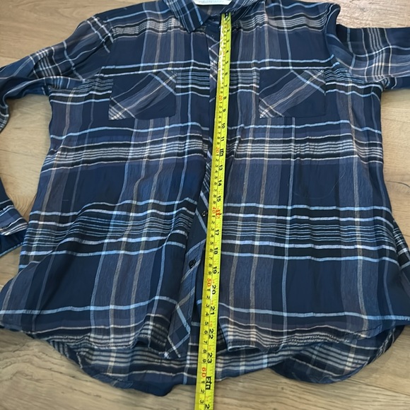 Blue and peach button down shirt - Picture 7 of 8